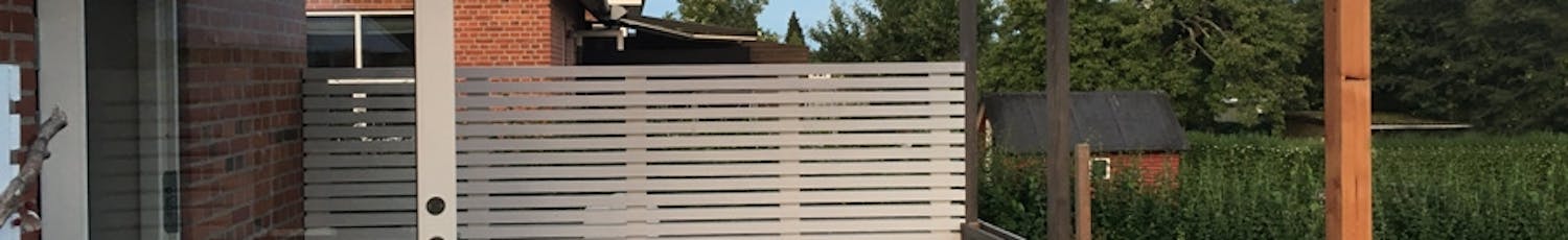 Enkel överbyggnad av trädäck Enkel överbyggnad av trädäck